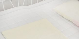 May thảm hoa mặt trời xinh yêu cho bé