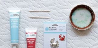 Làm phụ kiện cài áo càng cua cho cô nàng nhí nhảnh