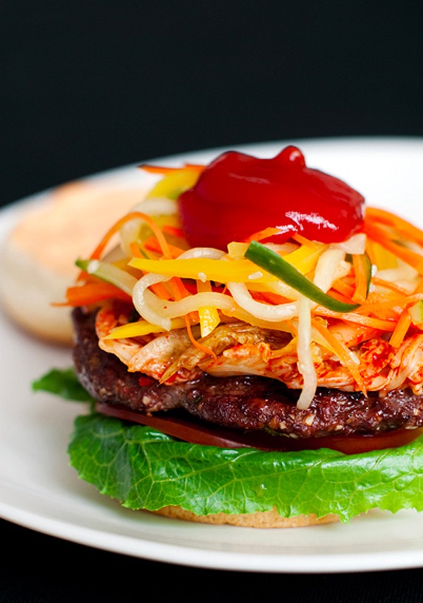 Cách làm hamburger lạ miệng đậm chất Hàn Quốc