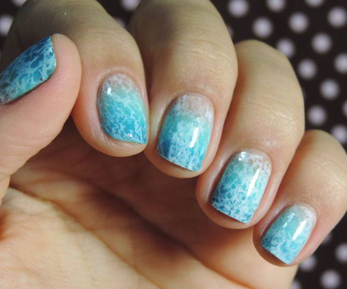 Vẽ nail sóng biển xanh mát cực ấn tượng cho bạn gái