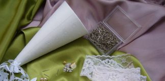 Cách làm hoa vải 'đốn tim' bạn gái