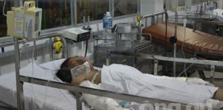 Gia cảnh bé gái bị mẹ thiêu sống vì bán không hết vé số