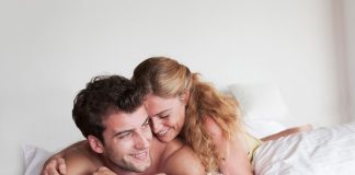 Làm sao để xoá tan sự nhàm chán trong quan hệ vợ chồng