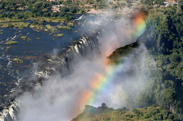 Thác cầu vồng đẹp hút hồn ở Zimbabwe