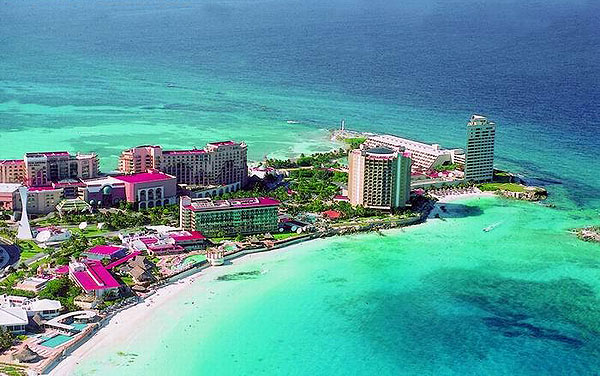Mê mẩn sắc màu lam ngọc trên biển Cancun