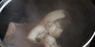 Cách làm nem tai ngon nhất khiến chồng xuýt xoa khen ngon