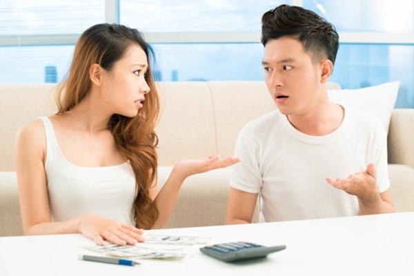 Những điều cần biết khi bàn chuyện tiền nong với chồng