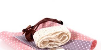 Biến vải thừa thành hoa trang trí dây buộc tóc cho bé