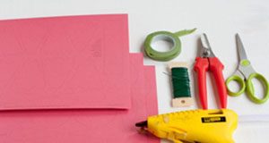 Cách làm hoa giấy đơn giản trang trí hộp quà thêm xinh