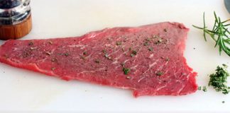 Bò cuộn rau củ thập cẩm nướng thơm nức mũi