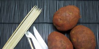 Cách làm khoai tây lốc xoáy ăn ngon đến nỗi quên cả hàng quán