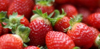 Bí quyết dưỡng thể bằng trái dâu tây để đón Tết Tây