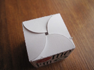 Cách làm hộp quà nhỏ xinh cho Valentine trắng