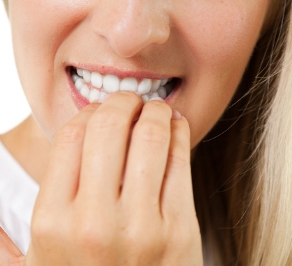 10 thói quen xấu vô tình khiến răng bạn bị gãy
