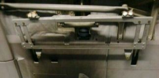 Hành khách nổi lửa đốt máy bay đang bay