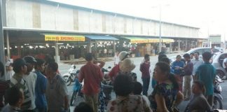 TP. Long Xuyên – An Giang: Ép tiểu thương di dời chợ đến nơi sạt lở?