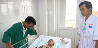 4 tháng từ cõi chết, chàng trai Vô Danh trùng phùng với cha