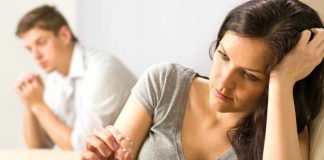 Đau khổ vì bố mẹ chồng ép ly hôn, chồng đòi tìm người sinh con