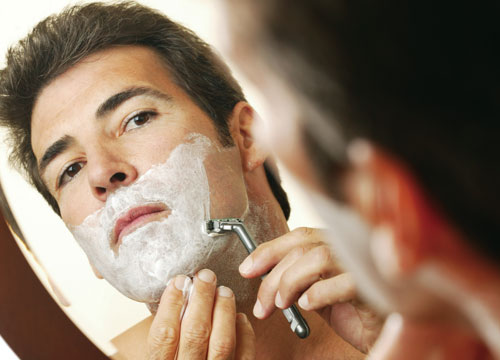 5 thói quen nam giới thường mắc phải khi cạo râu