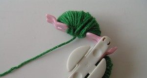 Cách làm khăn len không cần đan siêu tốc cho ngày trở gió - 1