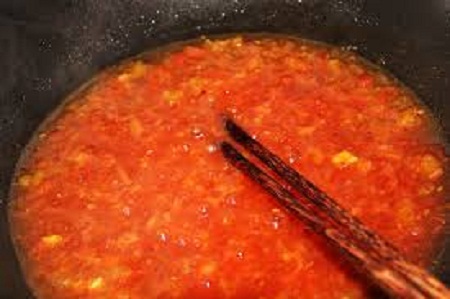 Cách nấu canh chua đầu cá hồi tuyệt ngon cho bữa trưa