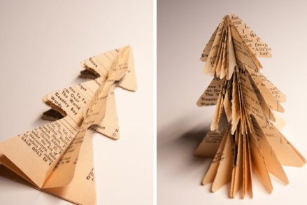 Cách làm cây thông Noel từ báo cũ