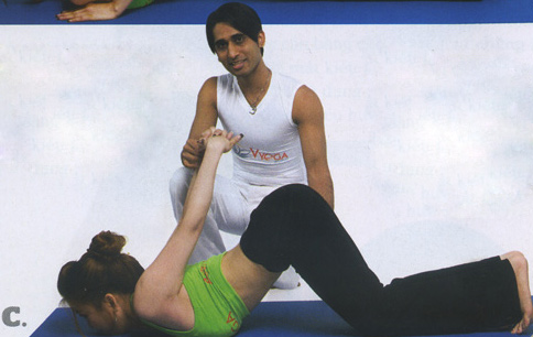 4 động tác Yoga giúp cho thân hình cân đối - 6