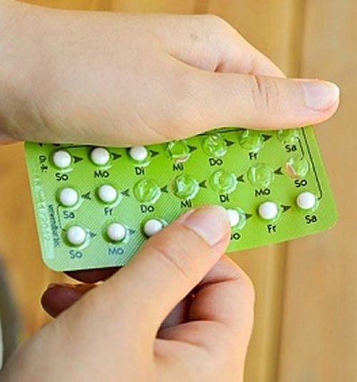 Thuốc tránh thai hàng ngày có làm hẹp tử cung?