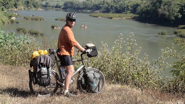 Những hành trình phiêu lưu mạo hiểm đất Lào