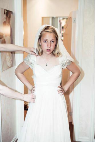 Sự thật về đám cưới của cô dâu 12 tuổi
