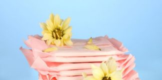 Những lưu ý dùng băng vệ sinh vào mùa hè cho chị em