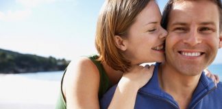 Cách giữ lửa tình yêu dù bận bịu