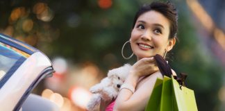 Cay đắng khi yêu “hot girl"