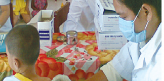 Những lưu ý về sốc phản vệ khi tiêm phòng vắc-xin