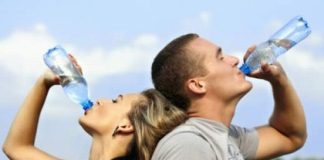 Bí quyết uống nước đúng cách trong mùa nóng