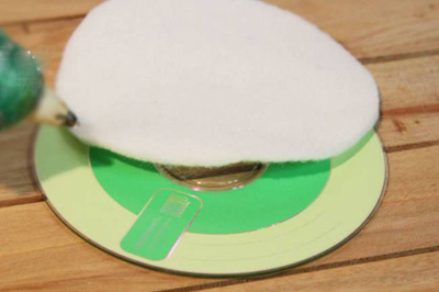 Tận dụng đĩa CD cũ làm hộp đựng giấy xinh xắn