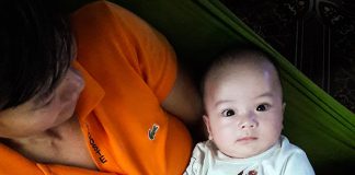 Bé trai 2 tháng tuổi bị bỏ trước nhà vợ chồng không con