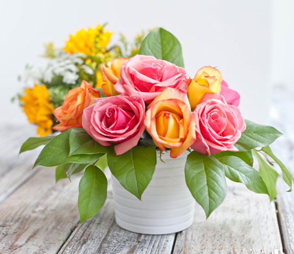 3 cách cắm hoa hồng đơn giản nhất cho nhà đẹp 'phát ngất'