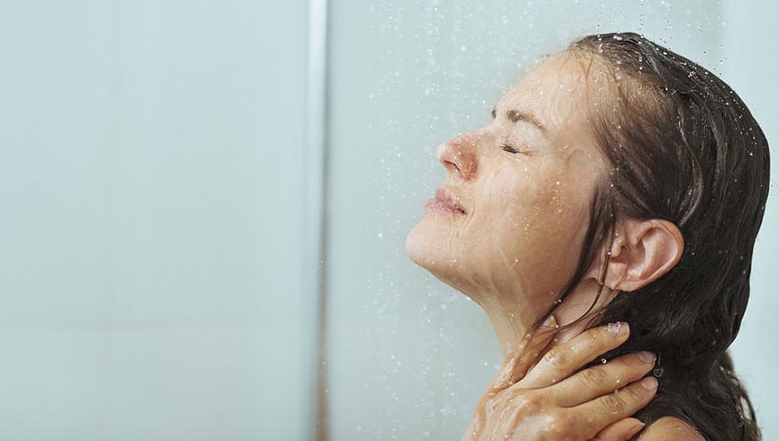 Những lợi ích ít người biết của việc tắm nước lạnh