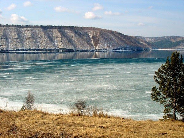 Ngắm hồ nước Baikal sâu nhất thế giới