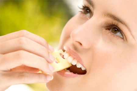 Hướng dẫn mẹo ăn uống giúp bảo vệ sức khỏe răng miệng
