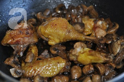 Cách làm gà nấu nấm thơm nức cho bữa tối