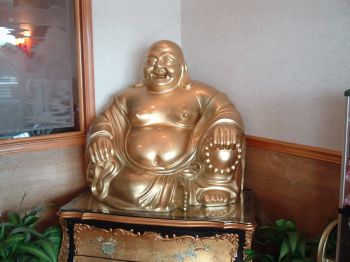 Đặt tượng Phật ở đâu để đón vận may, xua tan điềm dữ?