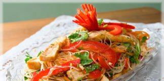 Lạ miệng với món nộm bún tàu đậu phụ