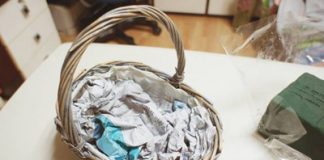 Học cách cắm giỏ hoa đơn giản mang đi thi trong ngày 8/3