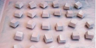 Làm tranh treo tường độc đáo từ bàn phím hỏng