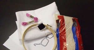 Làm gối kê tay khi sử dụng máy tính