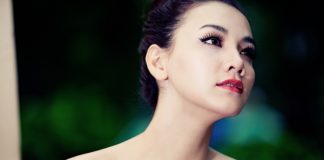 Lật tẩy làn da đầy mụn trứng cá