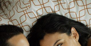 Làm sao để sạc pin cho quan hệ vợ chồng?