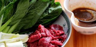 Thịt bò sốt sa tế cay nồng nhưng ăn lại thích vô cùng